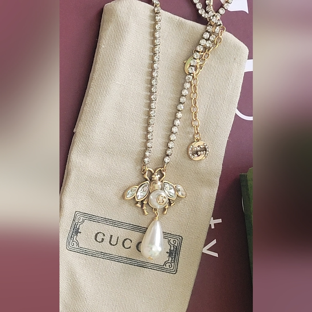 Gucci Bee Necklace with Crystal Chain & Drop Pearl | Fashion - Picture 6 of 13